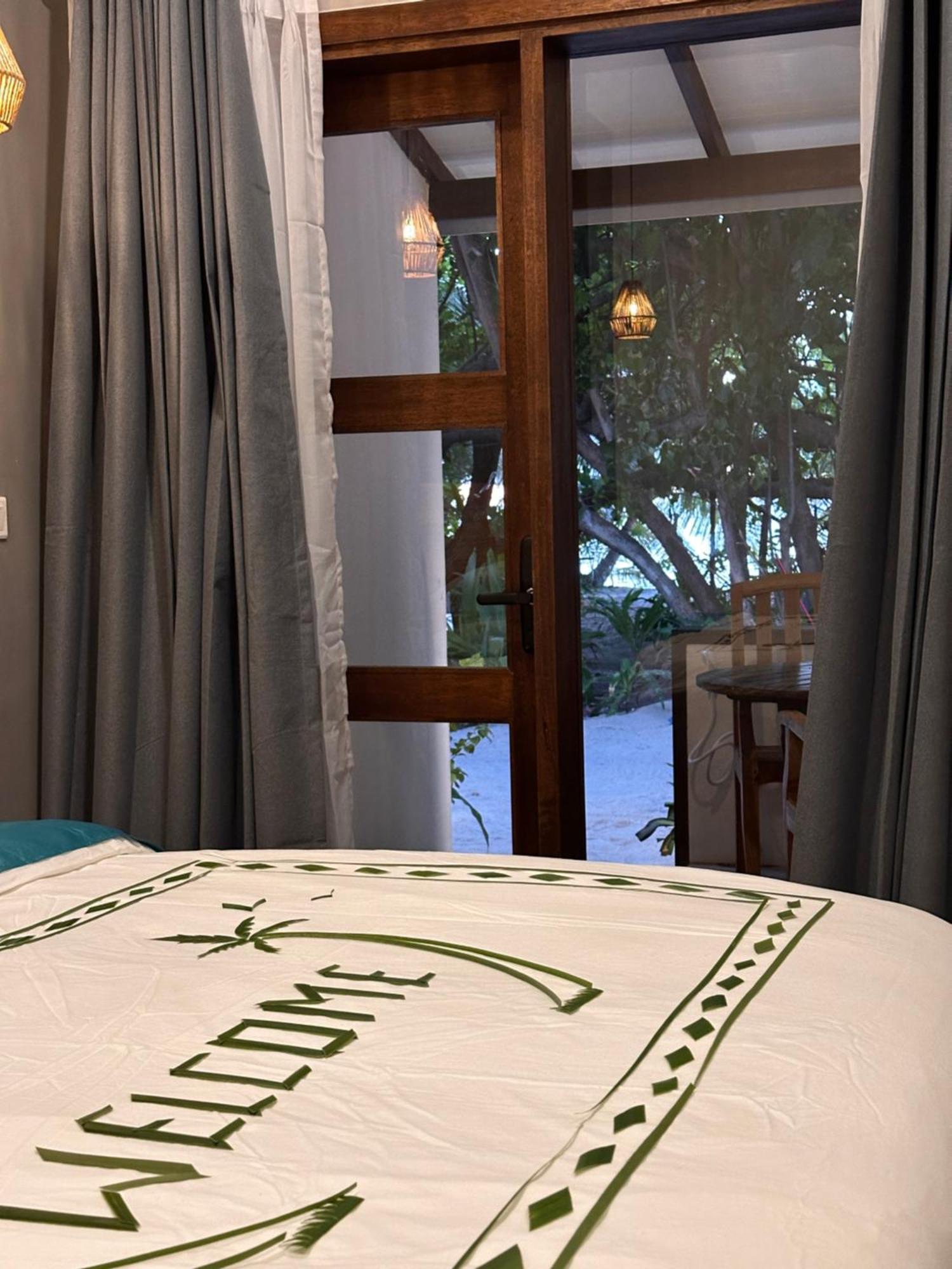 Dhigurah Beach Inn Kültér fotó